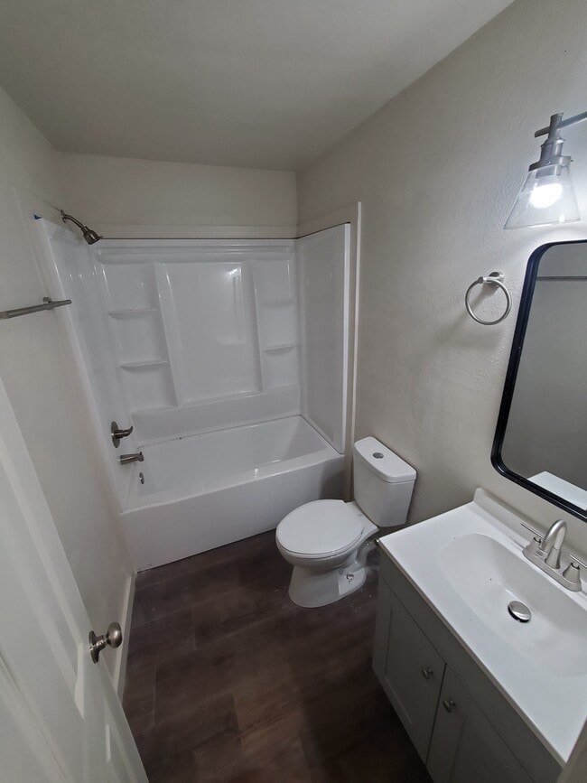 Building Photo - 450 E Church St