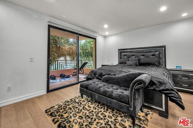 Building Photo - 2111 S Beverly Glen Blvd