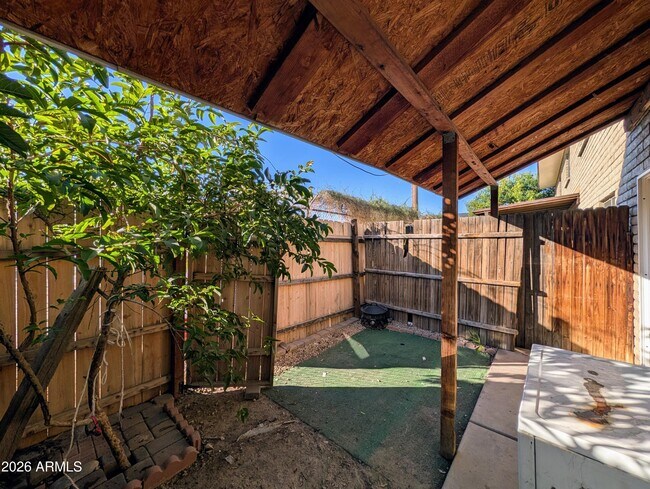 Building Photo - 9228 N 7th Ave