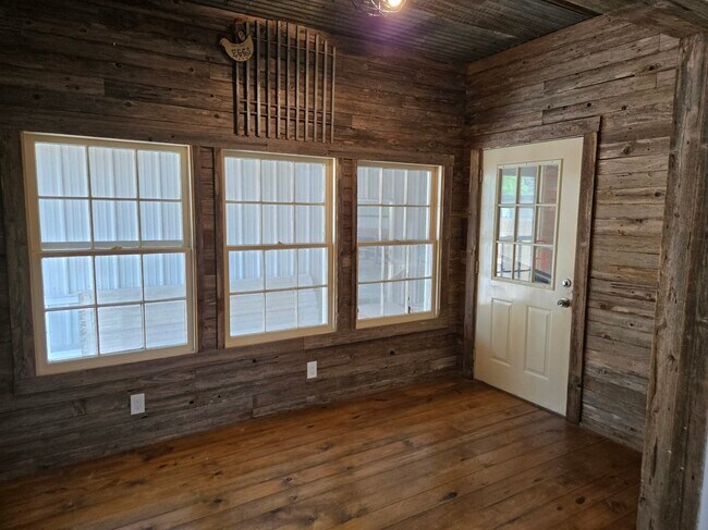 Building Photo - 1523 Avenue C