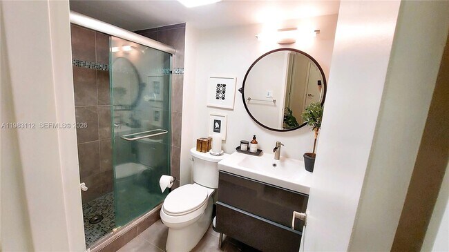 Building Photo - 3375 N Country Club Dr