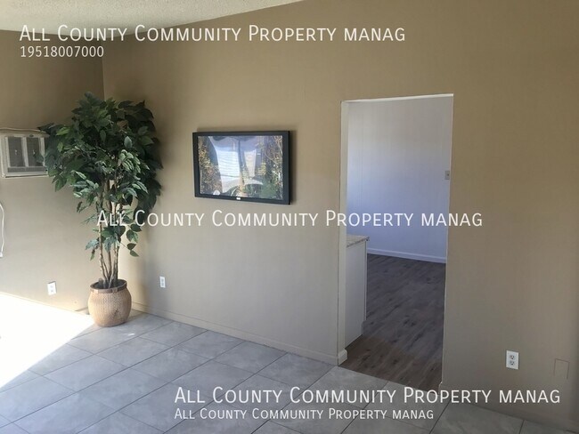 Building Photo - 6082 Daisy-