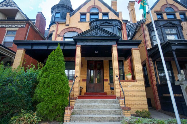 Building Photo - Tammerlane