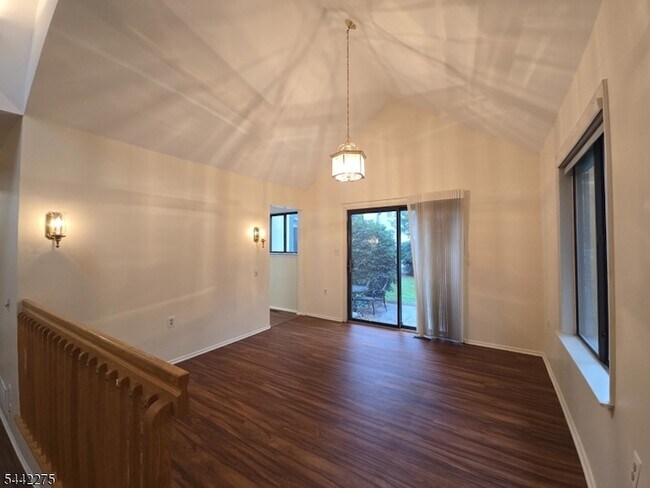 Building Photo - 41 Arbor Cir