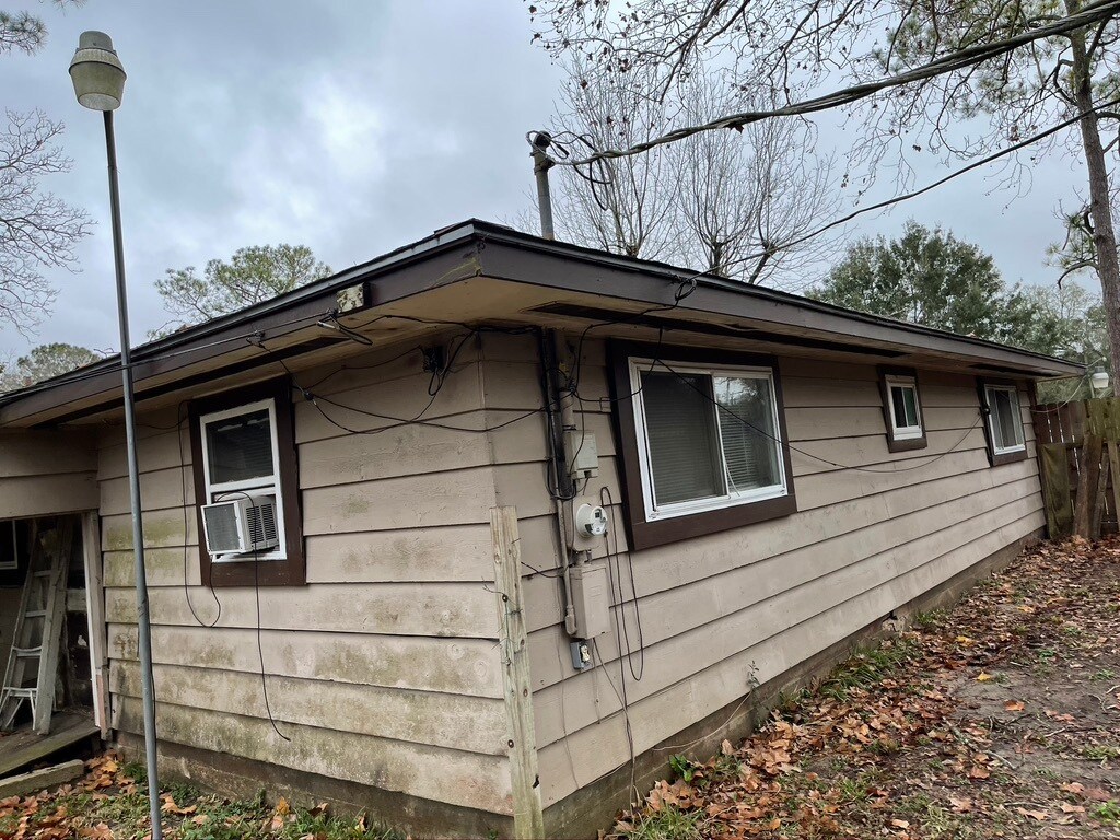 Old Back Yard Left Side - 301 Cypress St