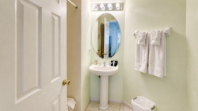 Building Photo - 8954 Sandshot Ct