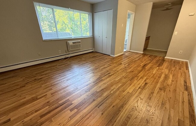 Interior Photo - 3209 Bishop Street