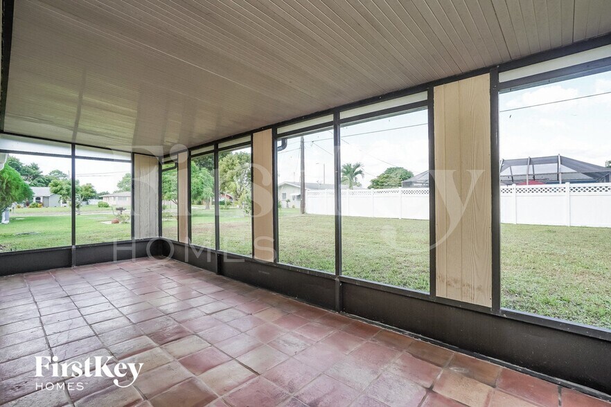 Building Photo - 1307 SE 45th St