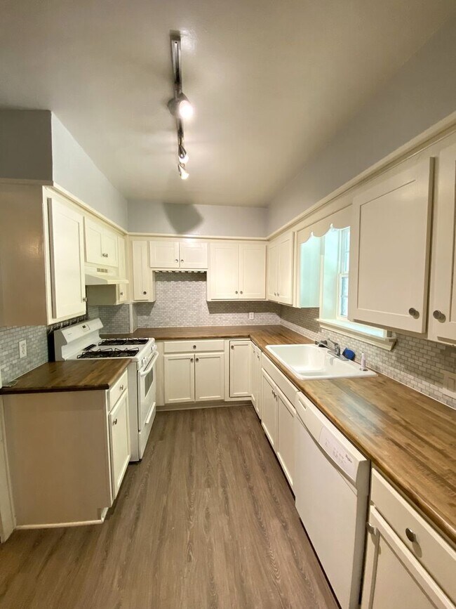 Building Photo - 3 BED 1.5 BATH NEAR OU MEDICAL CENTER