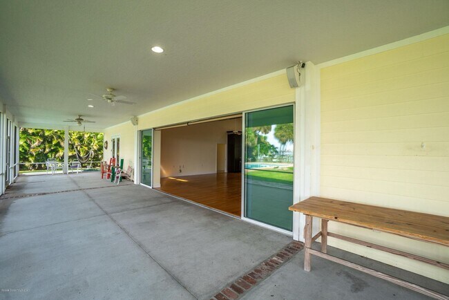 Building Photo - 845 S Tropical Trail