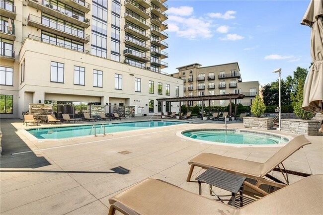 Building Photo - 2233 Peachtree Rd NE