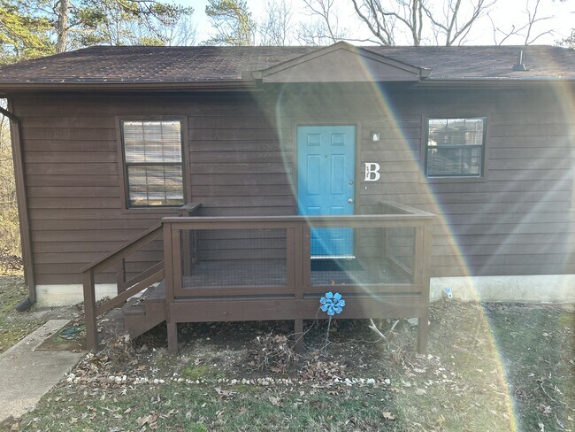 Building Photo - 301 Autumn Ave