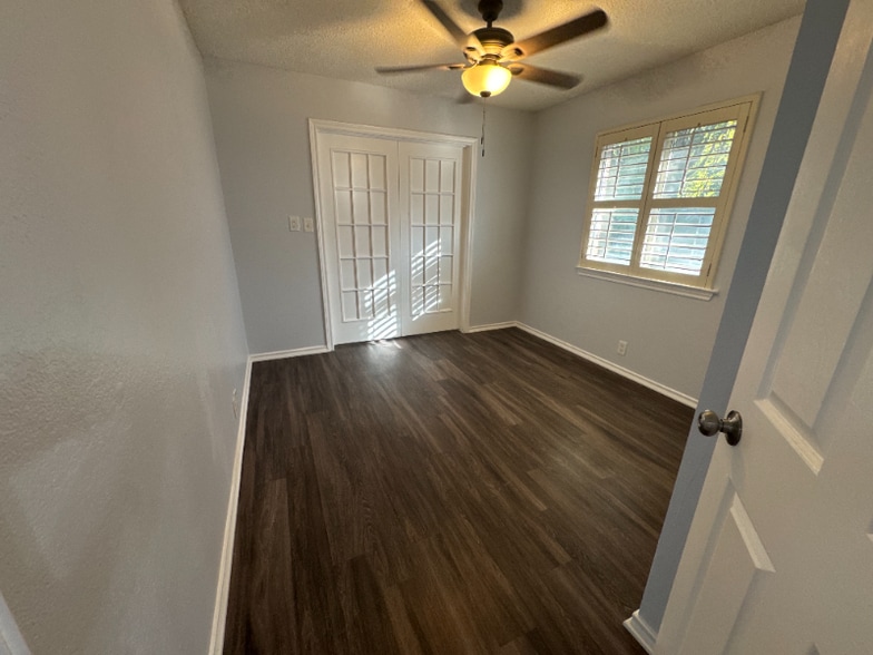 Building Photo - 7504 Bear Lake Dr