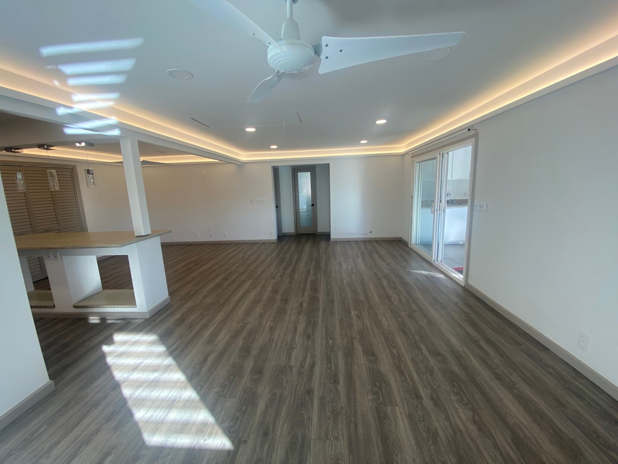 Living room - 3716 Claudine St