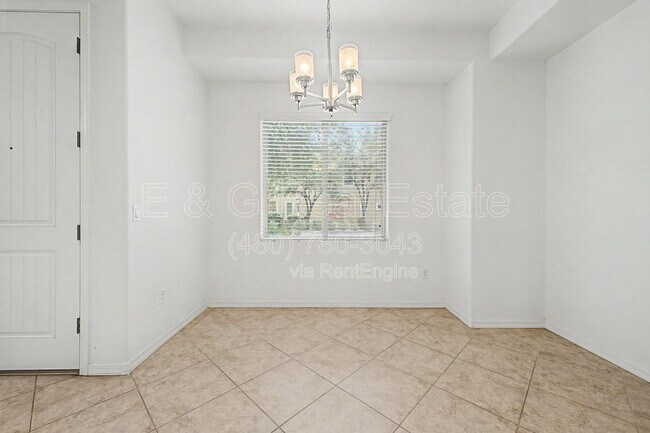 Building Photo - 5550 N 16th St