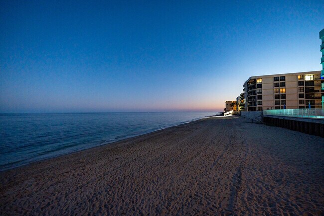 Building Photo - 3589 S Ocean Blvd