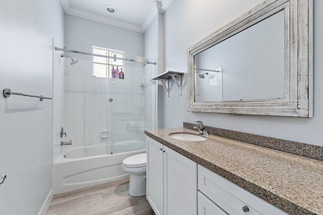 Building Photo - 231 Caravelle Dr
