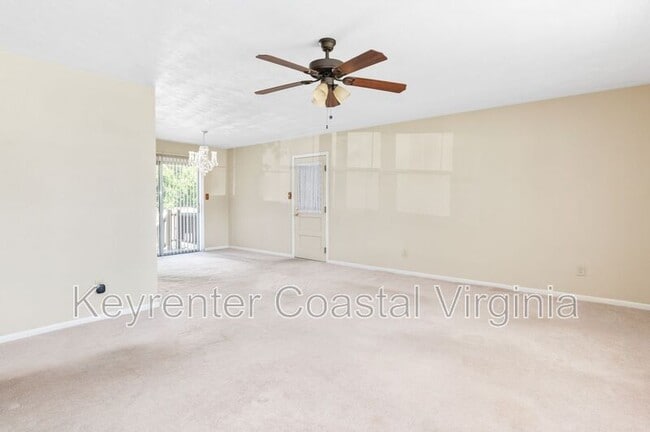 Building Photo - 726 Sunnywood Rd