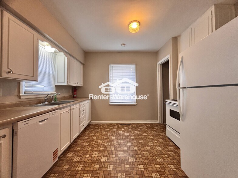 Building Photo - 3711 37th St