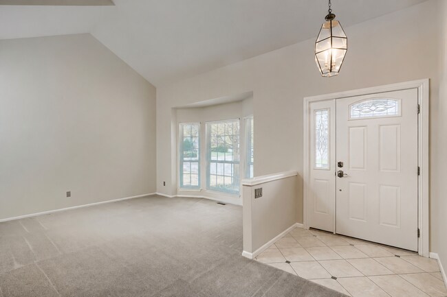 Building Photo - Gorgeous 4BD/4BA Home in Governors Ranch (Littleton, CO)- Available NOW!