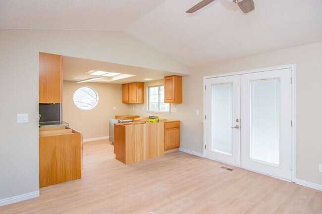 Building Photo - Fully Renovated Home + Shop + RV Parking in Tremonton!