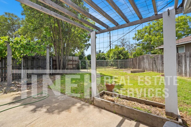 Building Photo - 2720 Riesling Way