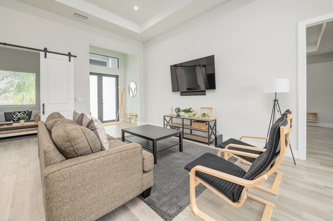 Building Photo - 3432 SW 8th St