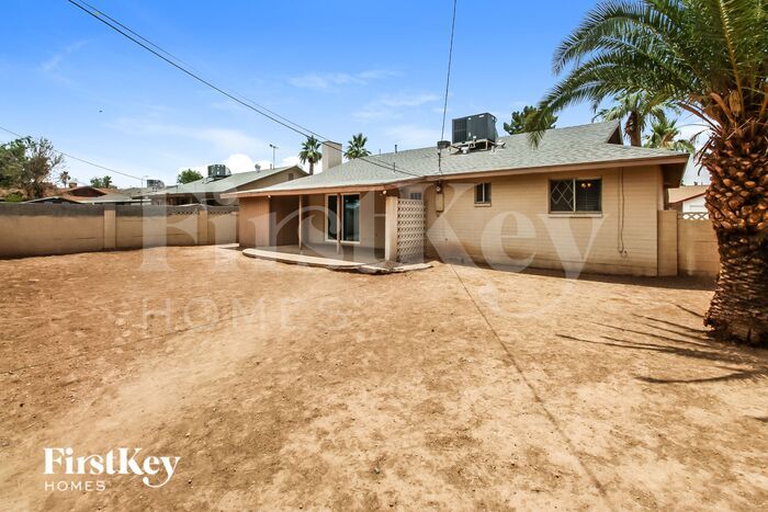 Building Photo - 32 W Fairmont Dr
