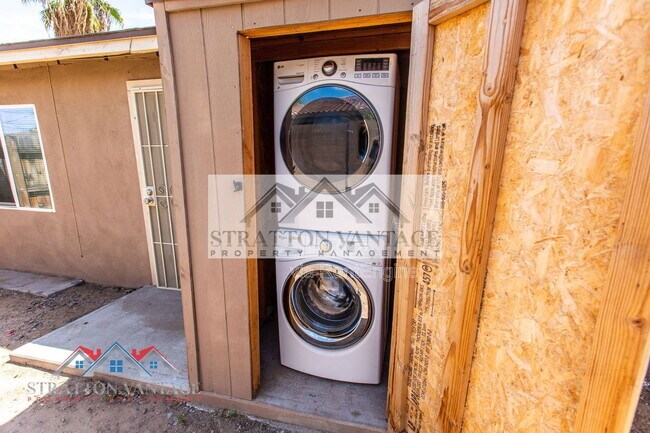 Building Photo - 2204 West Campbell Ave