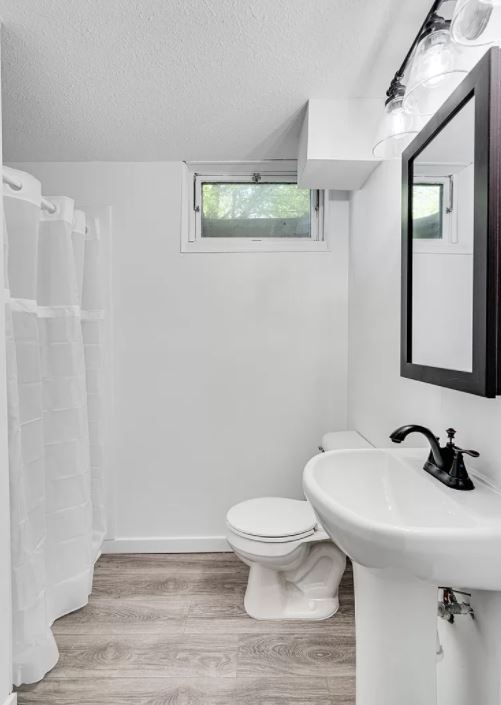 Building Photo - 83 Crystal View Cir