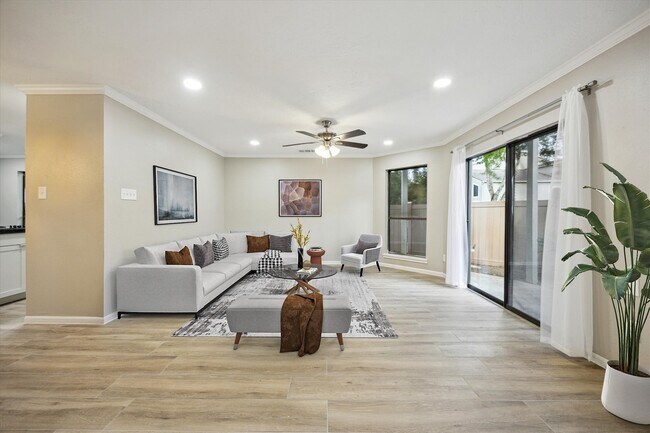 Building Photo - 2379 Briarwest Blvd