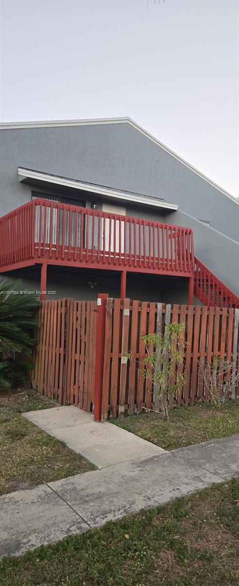 Primary Photo - 12 N Crossings Cir