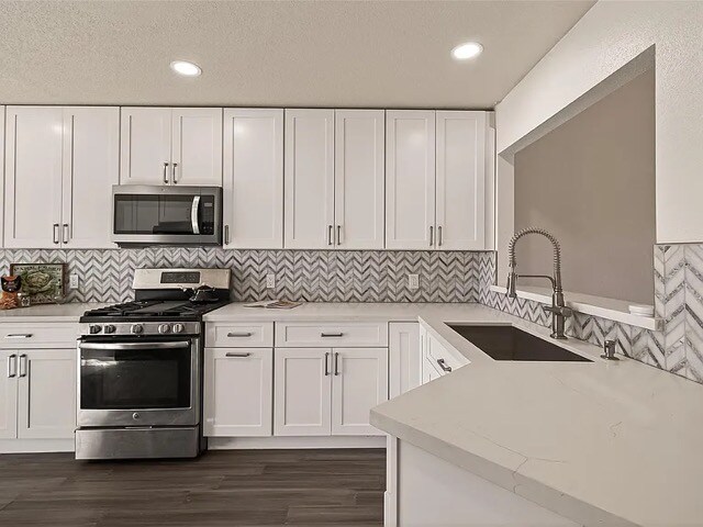 Building Photo - 10918 Gulf Bridge Ct