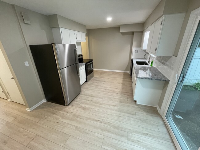 Building Photo - 2598 Chamberlain Rd