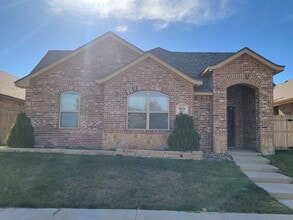 Building Photo - 9825 Perry Ave