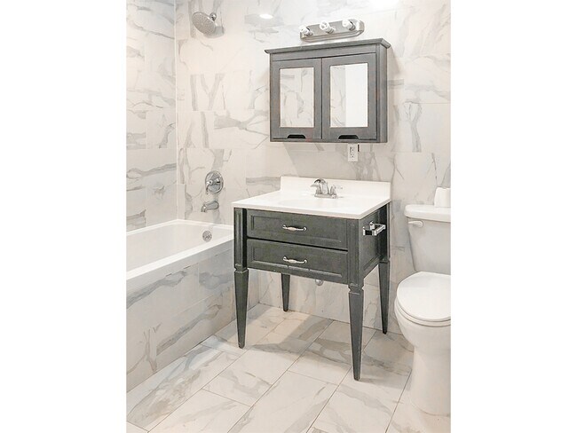 Building Photo - 475 E 8th St