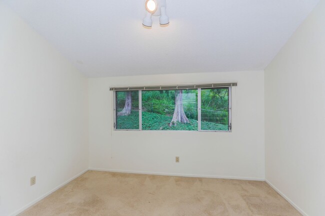 Building Photo - Lakeview - Enchanted Lake - 2 Bdrm/2 Bath/...