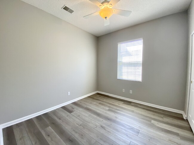 Building Photo - Upgraded Sun City Home with Two Bedrooms p...