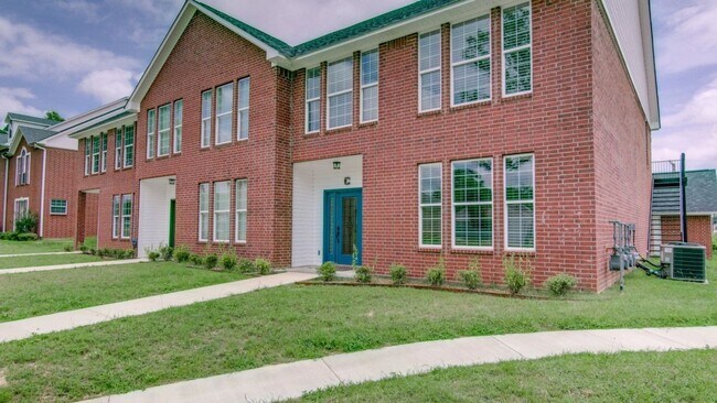 Building Photo - Townhouse for lease!