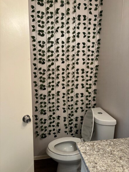 Building Photo - 5667 Birchmont Dr