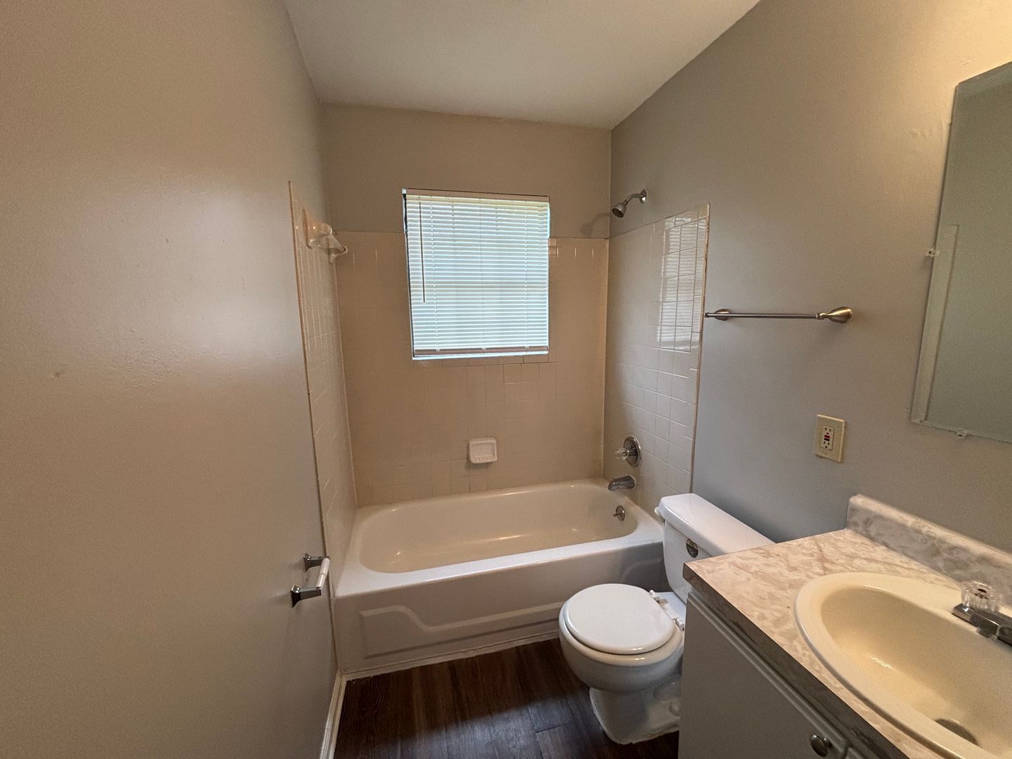 Building Photo - 2559 Wellons Ave