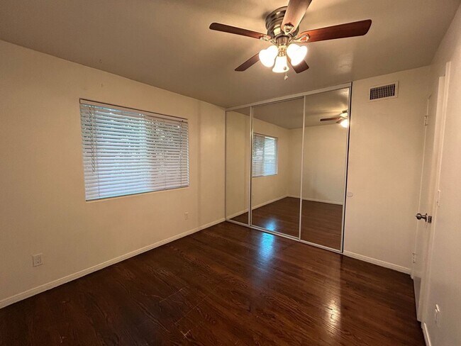 Building Photo - Large house on East Falls (Lease out, pend...