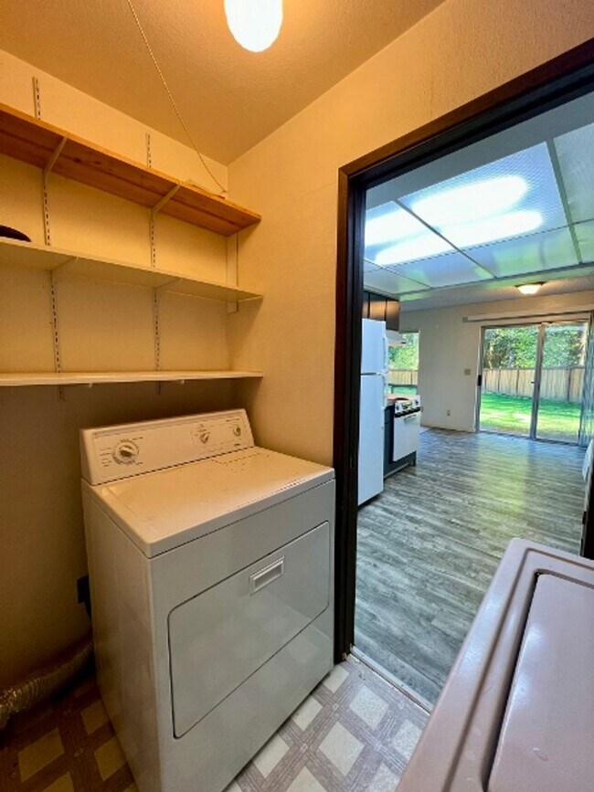 Building Photo - PENDING APPLICATION; Black Lake Access! W/S/G Included!