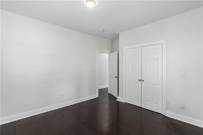 Building Photo - 954 Byron Dr SW