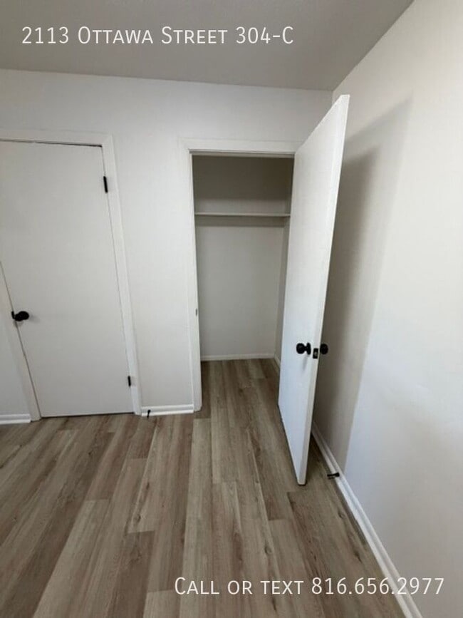 Building Photo - 2113 Ottawa St