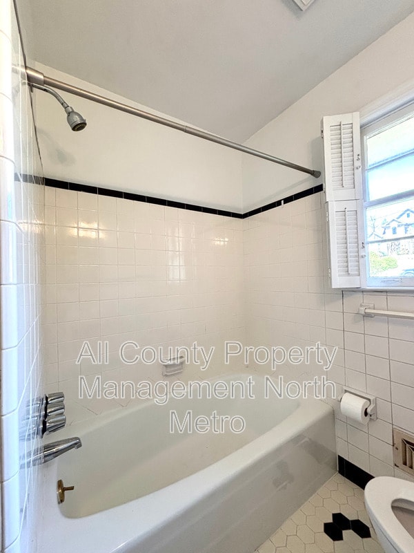 Building Photo - 1273 Becket Dr NE