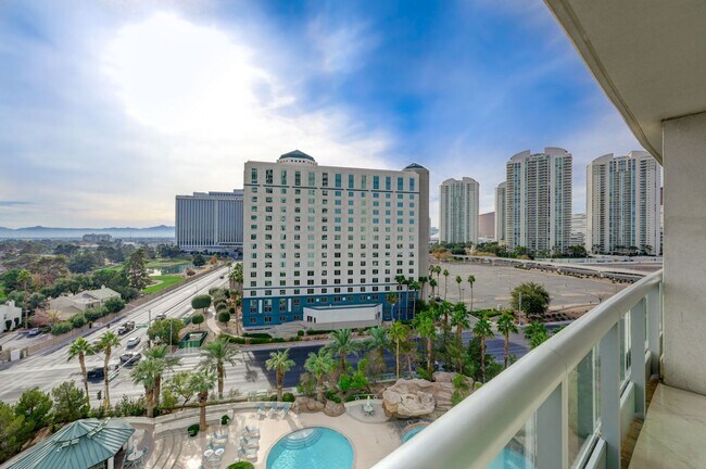 Building Photo - Turnberry Towers East 804- Strip/City/Mnt Views from this Stunning 1Bd/1.5Ba Residence