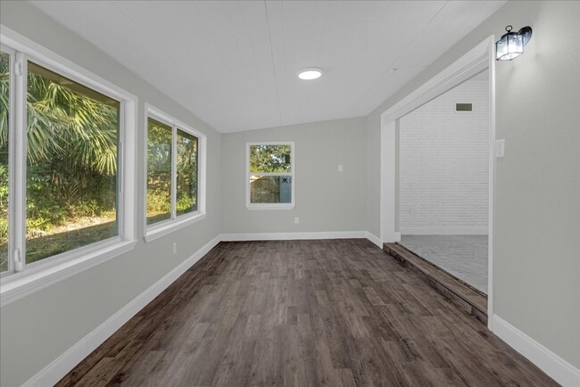 Building Photo - Fantastic 3 Bed / 2 bath Home - Section Eight Accepted