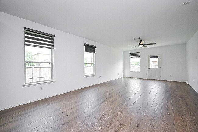 Building Photo - 5046 Royal Amber Ln