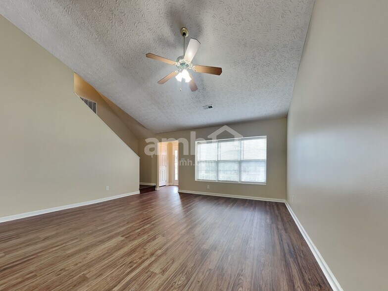 Building Photo - 1117 Long Meadow Dr